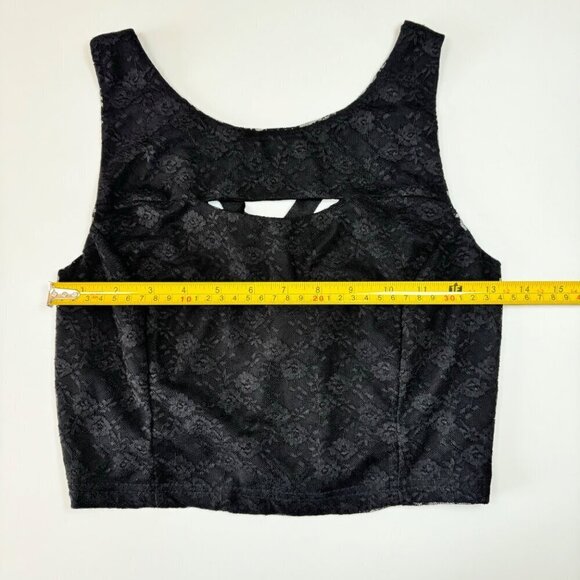 NWOT Love & Love Crop Top Black Lace Sleeveless Cut Out Cross Straps Sz. L - Picture 5 of 10